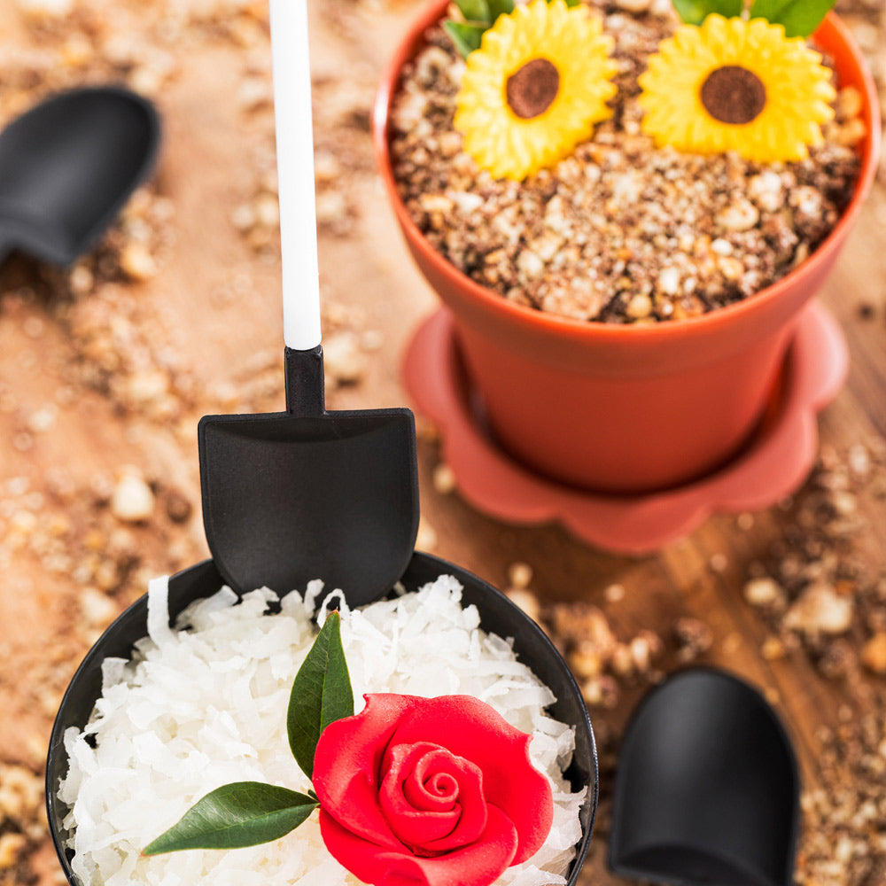 Mini Serve Black and White Plastic Flower Pot Shovel Spoon - 5" x 1 1/4" - 100 count box