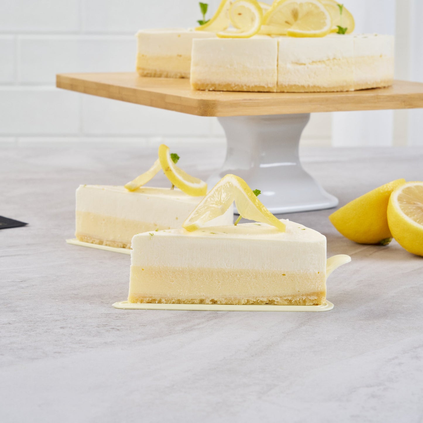Pastry Tek Triangle Lemon Chiffon Plastic Cake Server - 4 1/2" x 3" - 100 count box