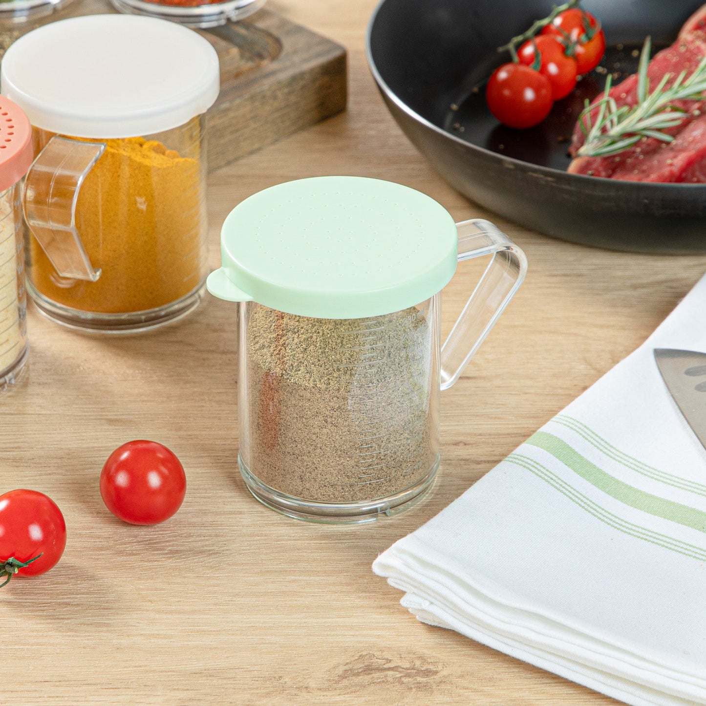 Chef 101 10 oz Clear Polycarbonate Dredge Spice Shaker - with Green Extra Fine Lid - 4 3/4" x 3 1/4" x 4" - 1 count box