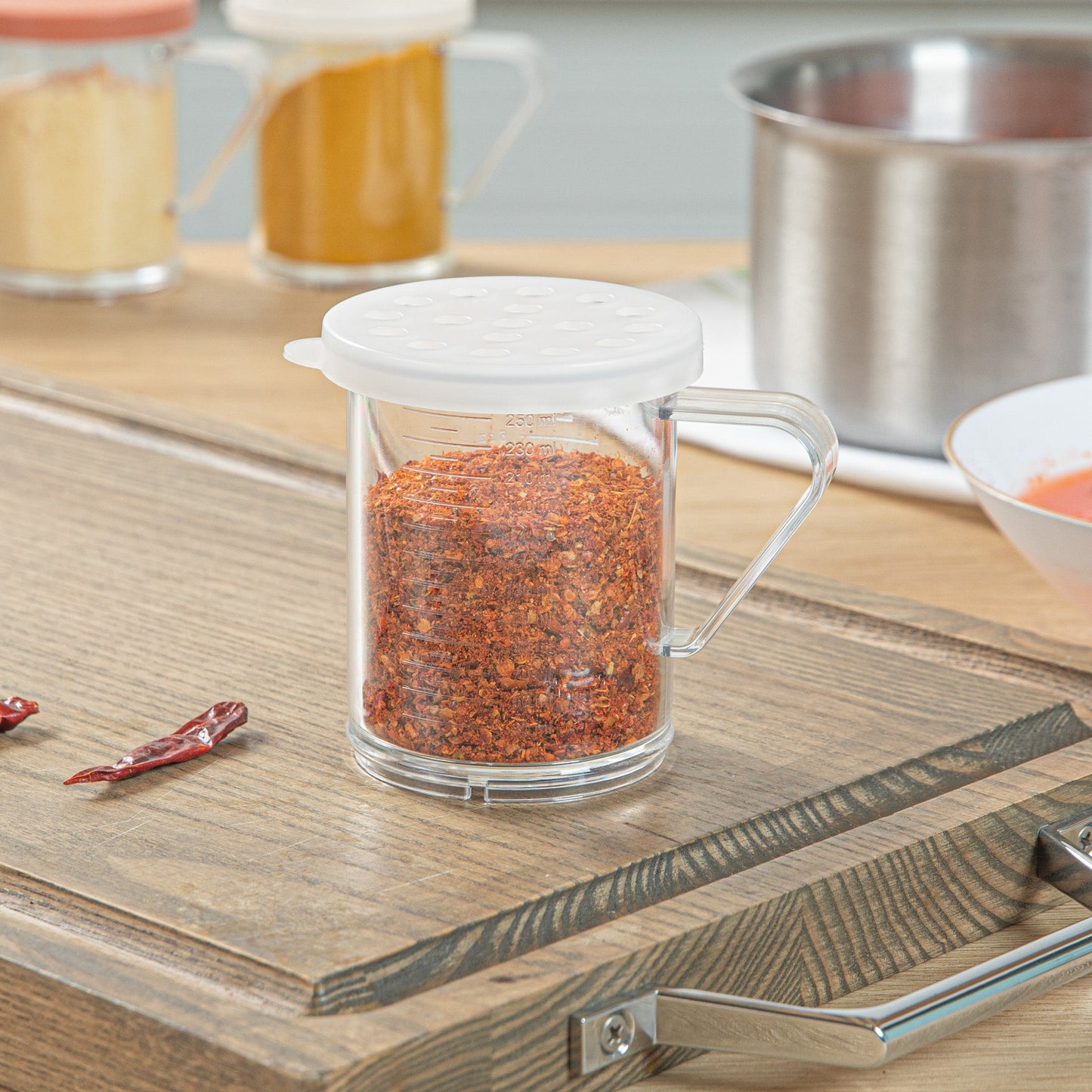 Chef 101 10 oz Clear Polycarbonate Dredge Spice Shaker - with White Extra Coarse Lid - 4 3/4" x 3 1/4" x 4" - 1 count box