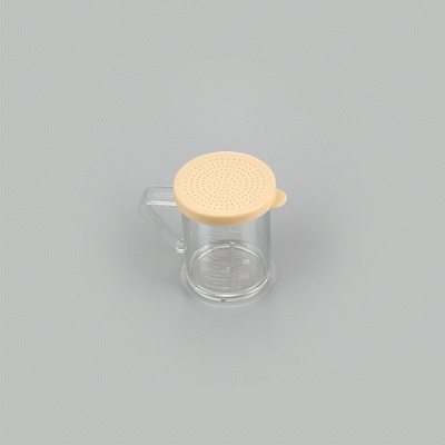 Chef 101 10 oz Clear Polycarbonate Dredge Spice Shaker - with Beige Fine Lid - 4 3/4" x 3 1/4" x 4" - 1 count box