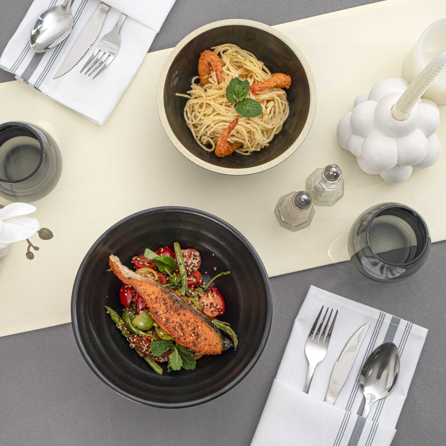 Voga 42 oz Round Black Melamine Extra Large Bowl - Japonais, Faux Stone - 8 3/4" x 8 3/4" x 3 1/4" - 2 count box
