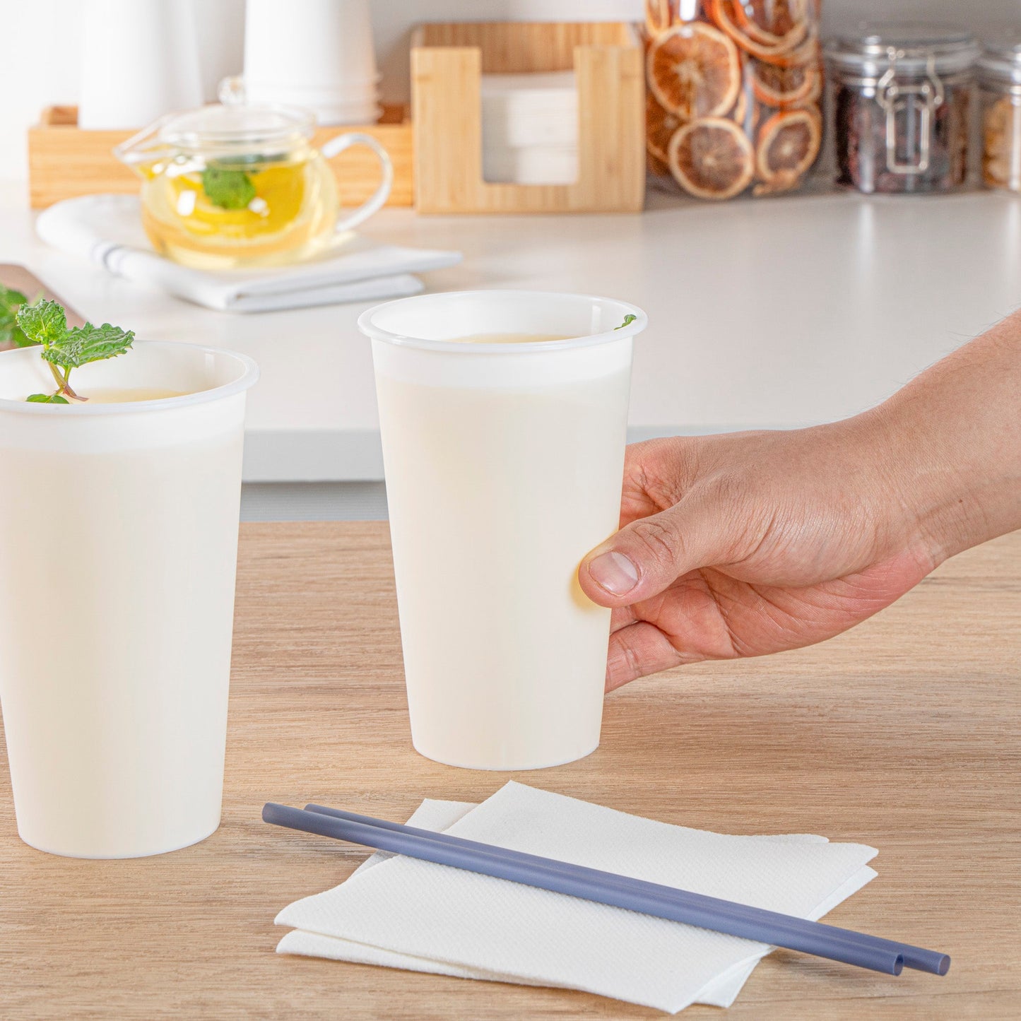 Bev Tek 16 oz Round Matte White Plastic Hot / Cold Drinking Cup - 3 1/2" x 3 1/2" x 5 1/4" - 100 count box