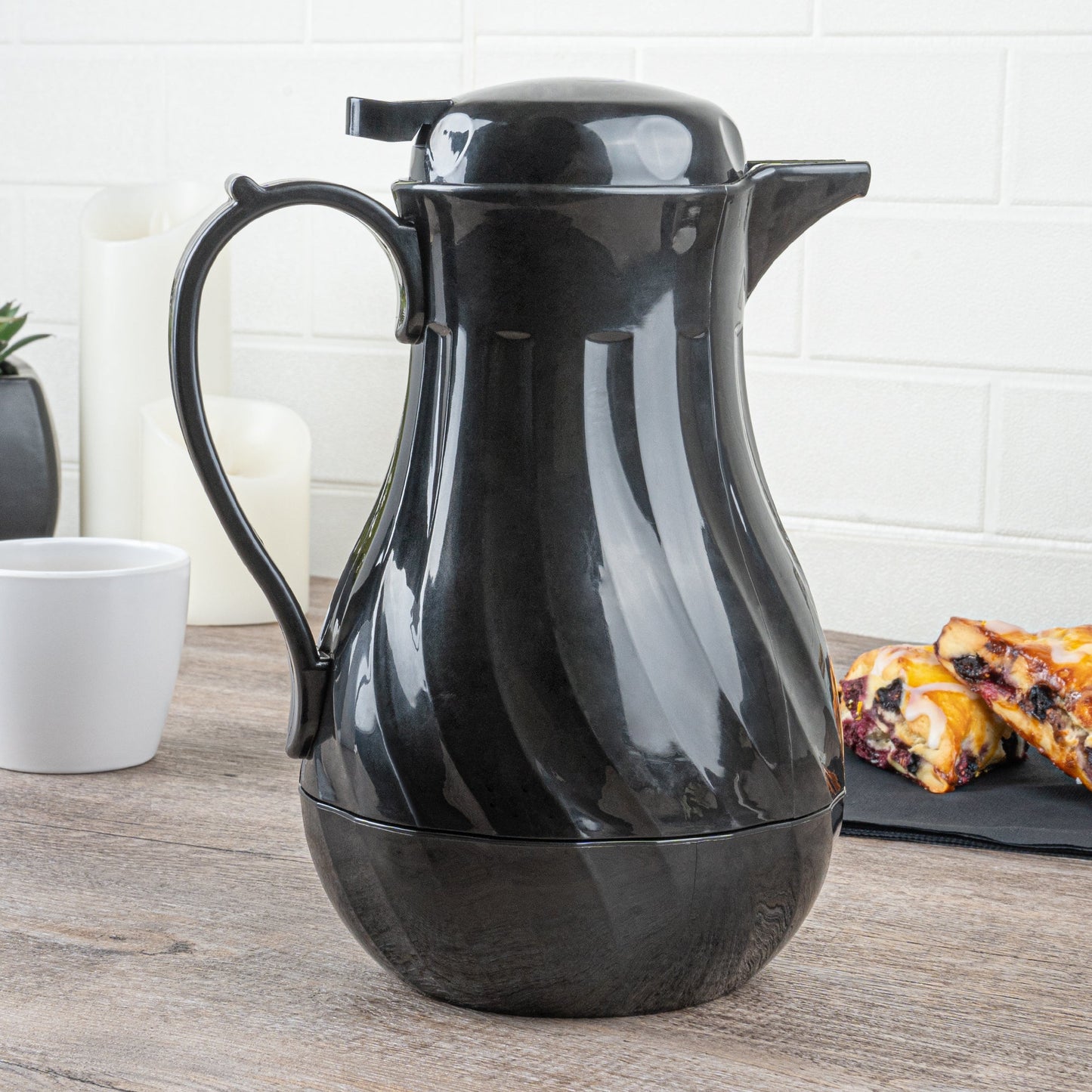 Restpresso 42 oz Black Thermal Coffee Carafe / Server - 8" x 6" x 10" - 10 count box