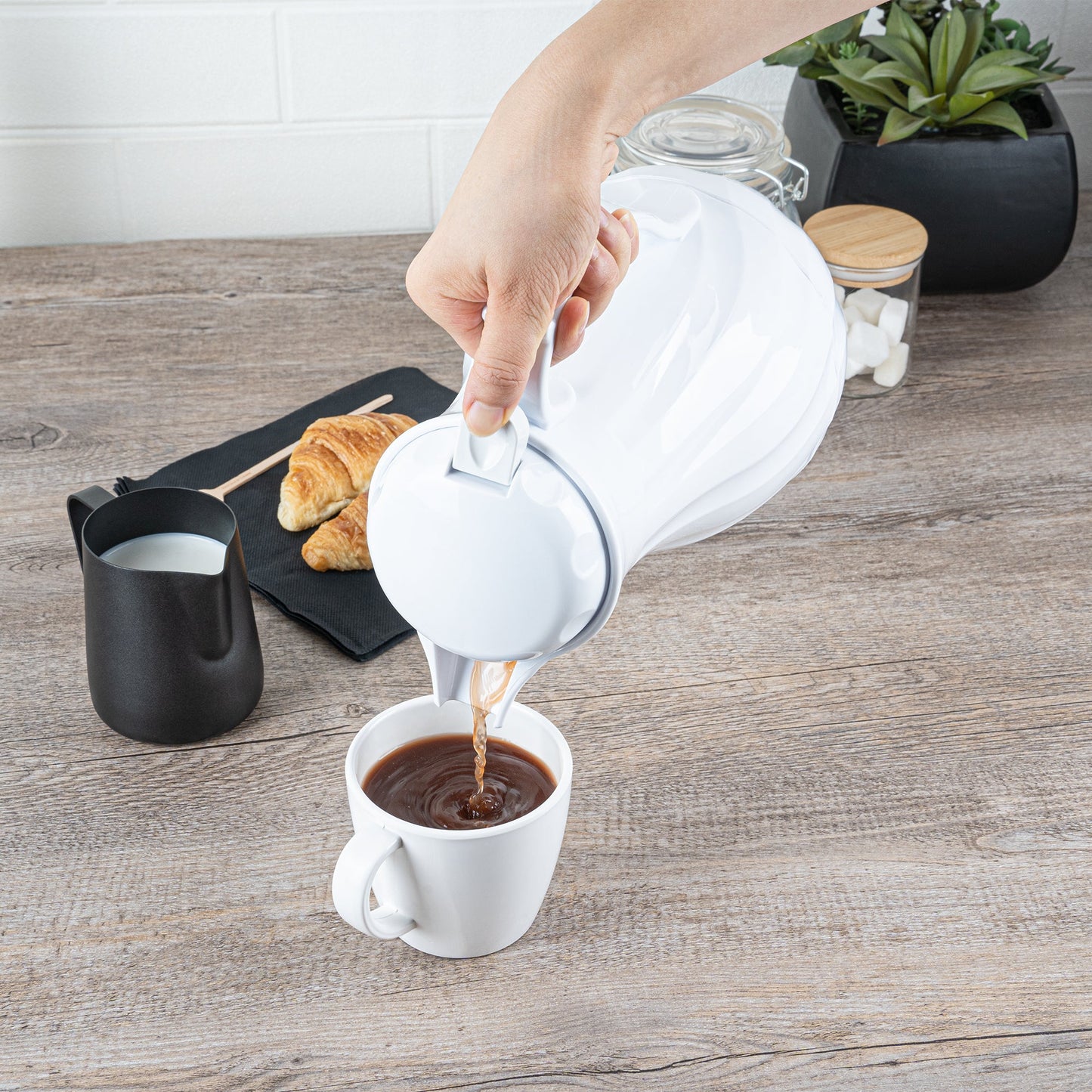 Restpresso 42 oz White Thermal Coffee Carafe / Server - 8" x 6" x 10" - 1 count box