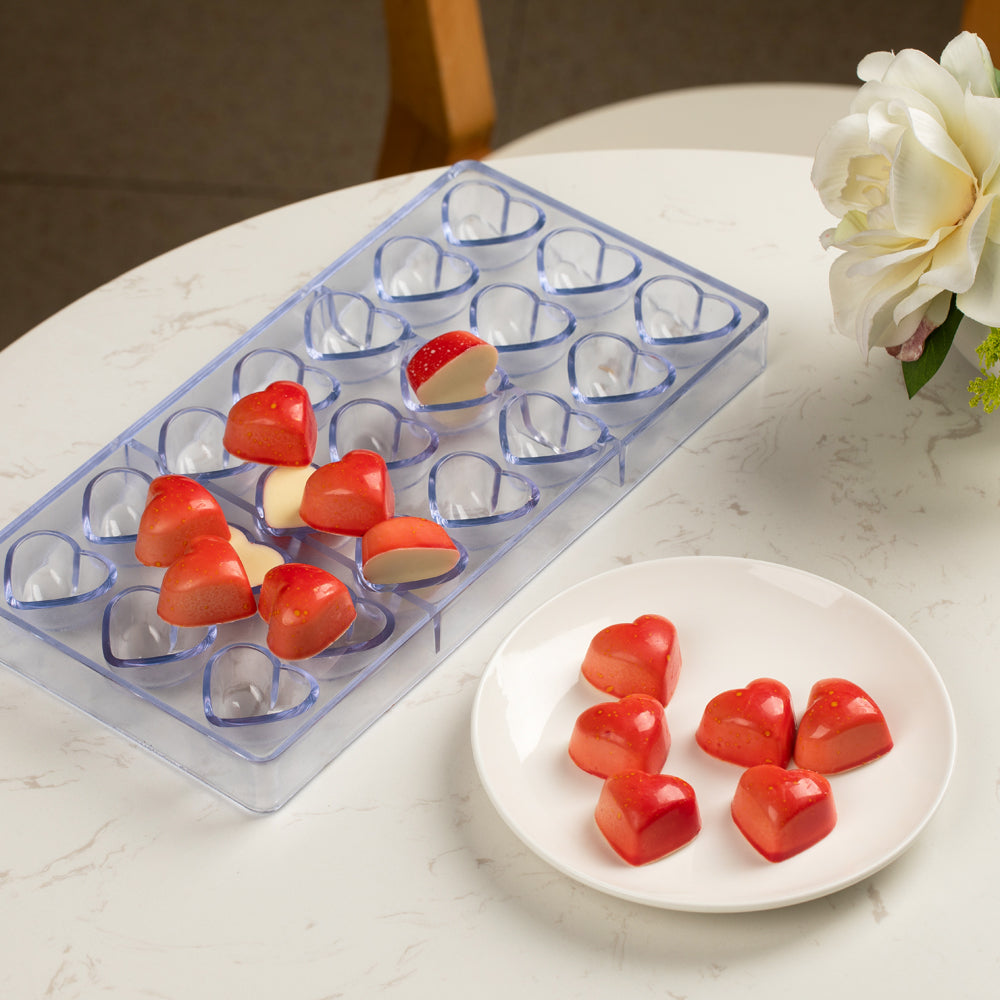 Pastry Tek Polycarbonate Solid Heart Candy / Chocolate Mold - 21-Compartment - 1 count box