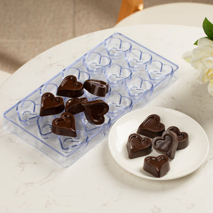 Pastry Tek Polycarbonate Heart Outline Candy / Chocolate Mold - 15-Compartment - 10 count box