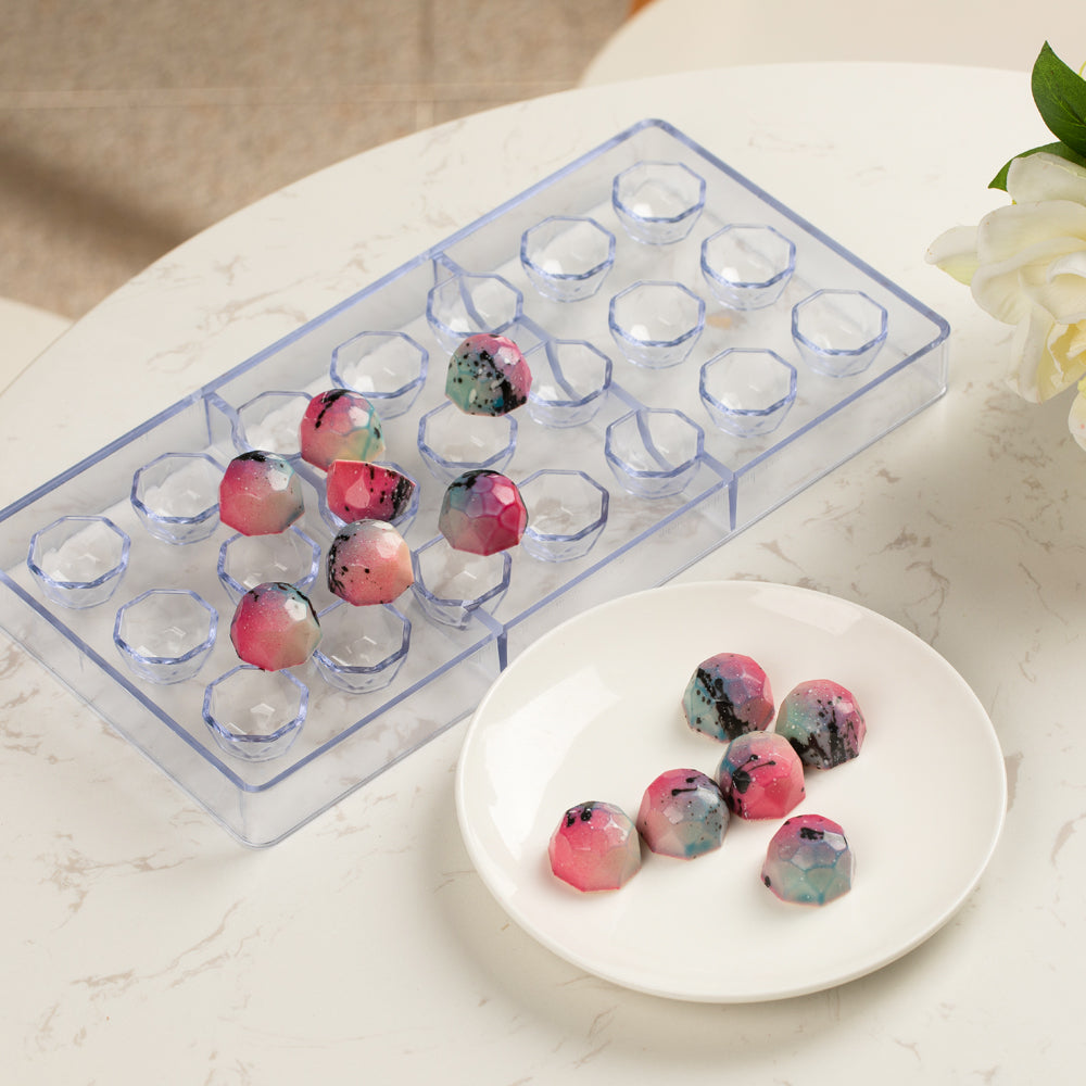 Pastry Tek Polycarbonate Diamond Candy / Chocolate Mold - 21-Compartment - 10 count box