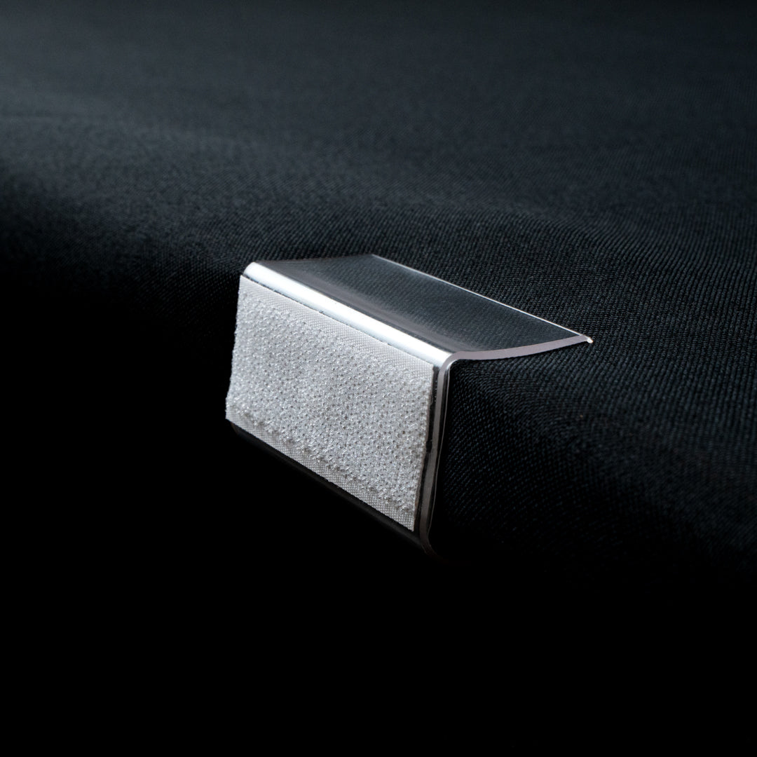 Table Tek Rectangle Clear Plastic Table Cover / Tablecloth Clip - for 3/4" to 1" Thick Tables - 2 1/2" x 1" x 1" - 100 count box