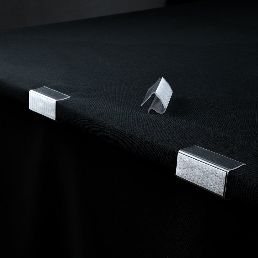 Table Tek Rectangle Clear Plastic Table Cover / Tablecloth Clip - for 3/4" to 1" Thick Tables - 2 1/2" x 1" x 1" - 100 count box