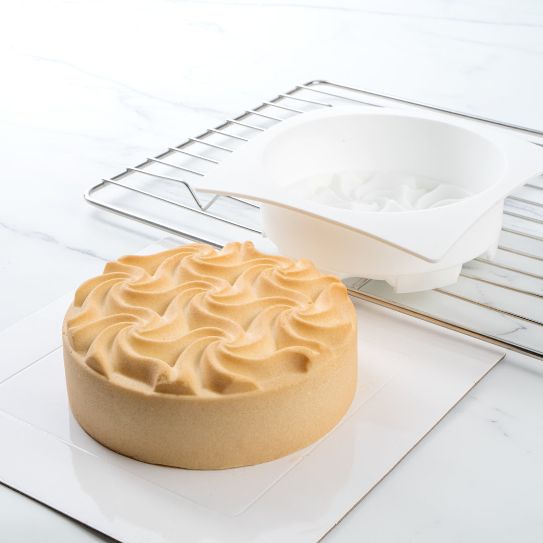 Pastry Tek Silicone Swirl Cake Baking Mold - 10 count box