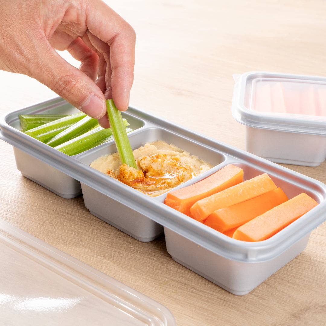Futura 20 oz Silver Plastic 3-Compartment Catering Container - with Clear Lid, Microwavable - 8 3/4" x 3 3/4" x 1 3/4" - 100 count box