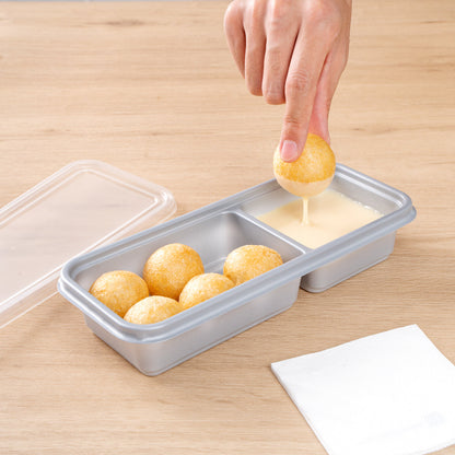 Futura 20 oz Silver Plastic Wide 2-Compartment Catering Container - with Clear Lid, Microwavable - 8 3/4" x 3 3/4" x 1 3/4" - 100 count box