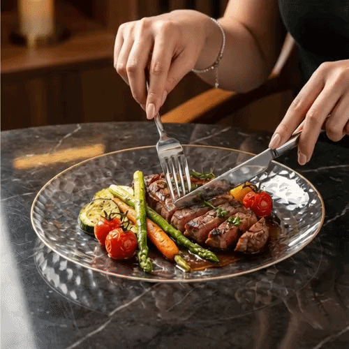 Moderna Round Clear Plastic Gold-Rimmed Plate - Hammered - 10" x 10" x 3/4" - 40 count box