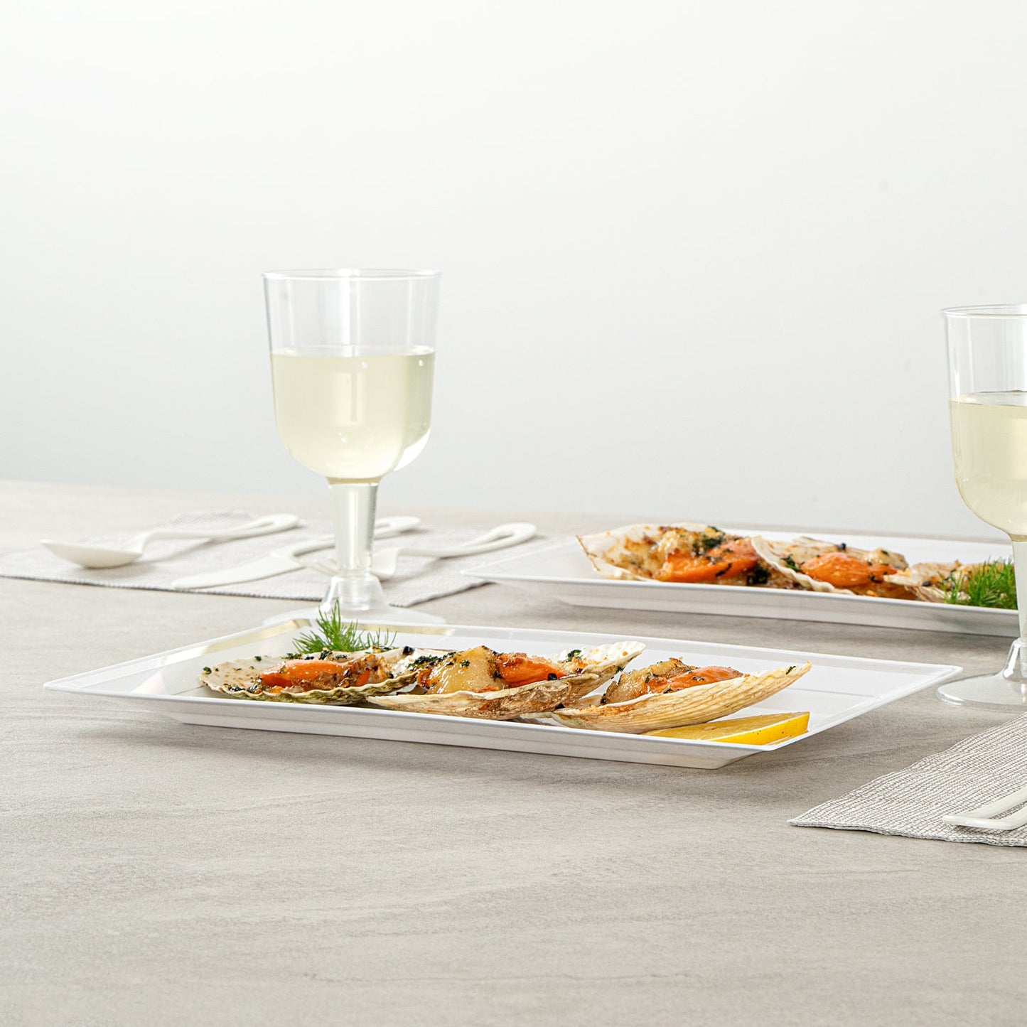 Moderna Rectangle White Plastic Silver-Rimmed Plate - 9 1/2" x 6 1/4" x 1/2" - 100 count box