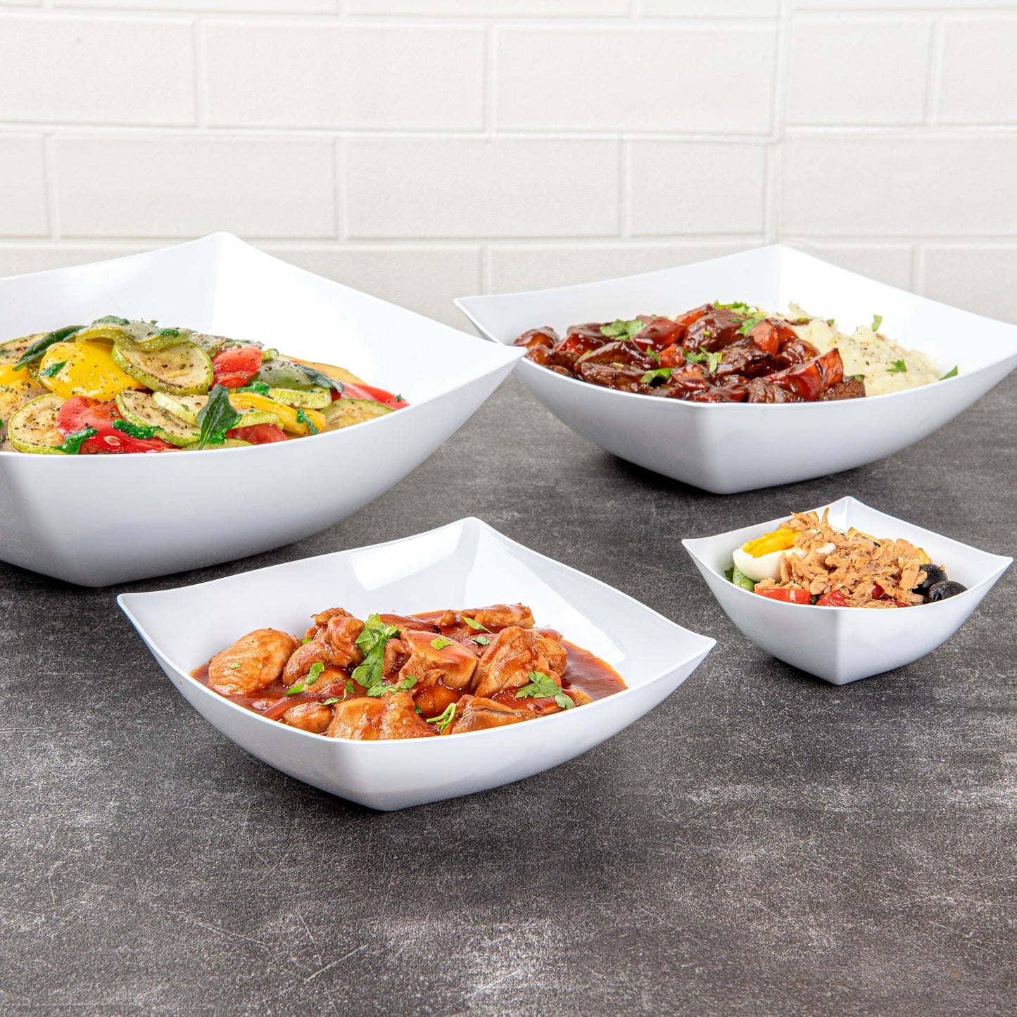 Moderna 32 oz Square White Plastic Bowl - 7 3/4" x 7 3/4" x 2 1/4" - 100 count box