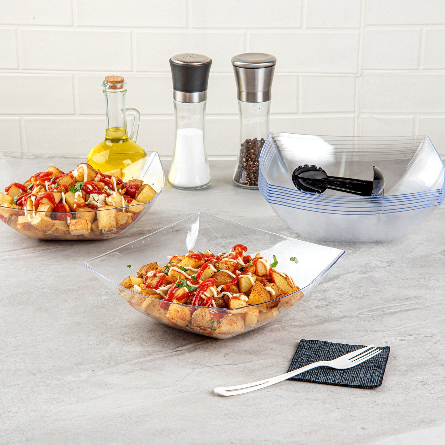 Moderna 64 oz Square Clear Plastic Serving Bowl - 9 3/4" x 9 3/4" x 3" - 10 count box
