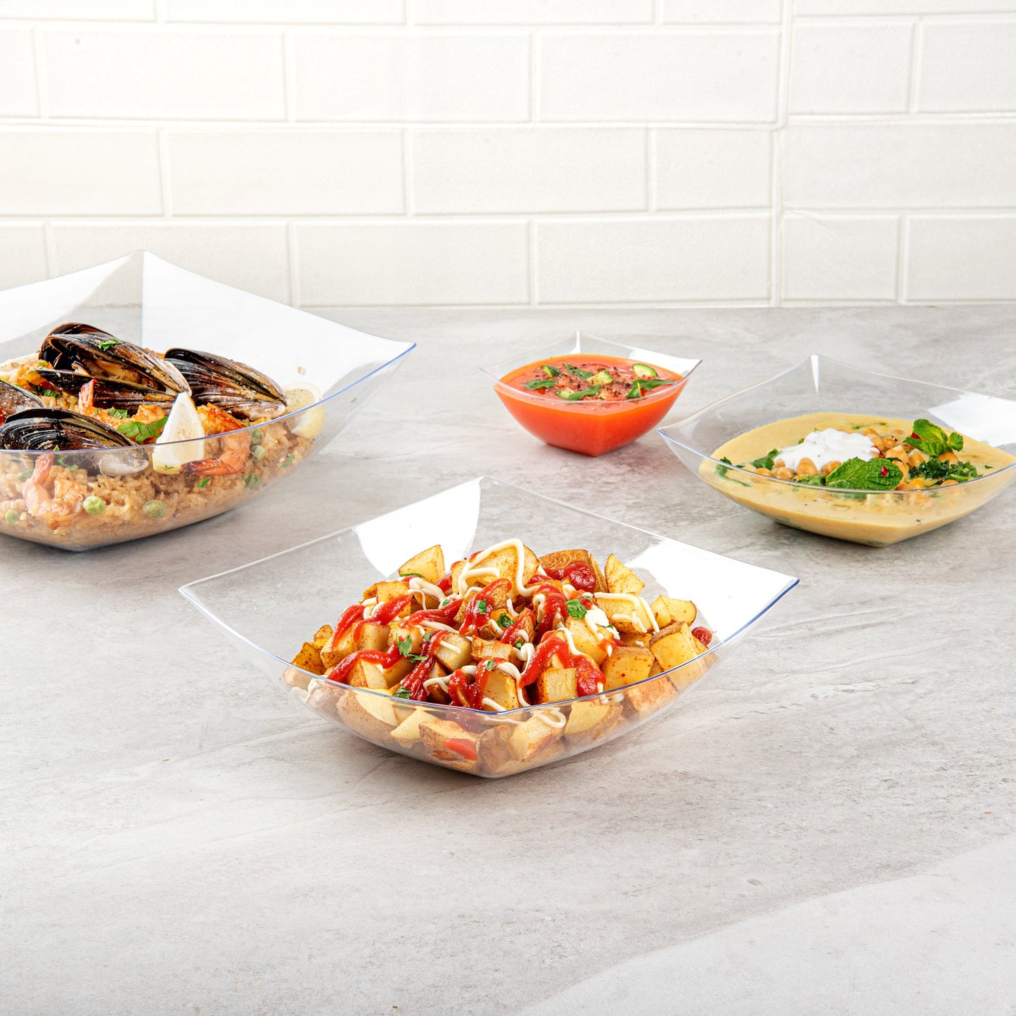 Moderna 64 oz Square Clear Plastic Serving Bowl - 9 3/4" x 9 3/4" x 3" - 10 count box