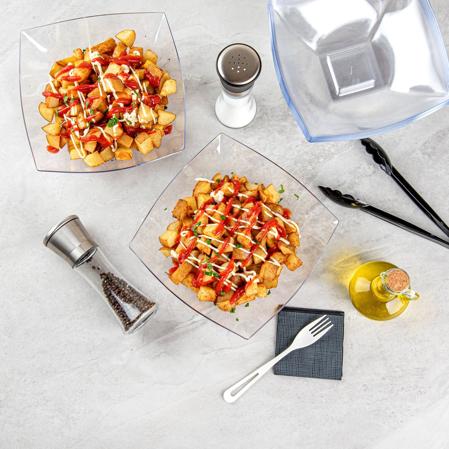 Moderna 64 oz Square Clear Plastic Serving Bowl - 9 3/4" x 9 3/4" x 3" - 100 count box
