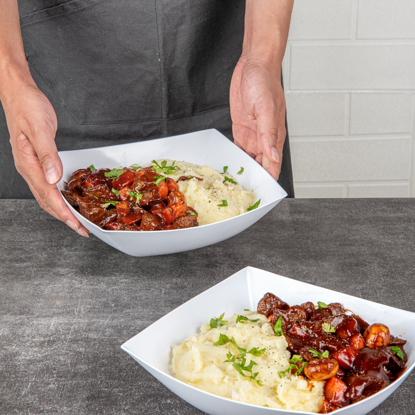 Moderna 64 oz Square White Plastic Serving Bowl - 9 3/4" x 9 3/4" x 3" - 100 count box