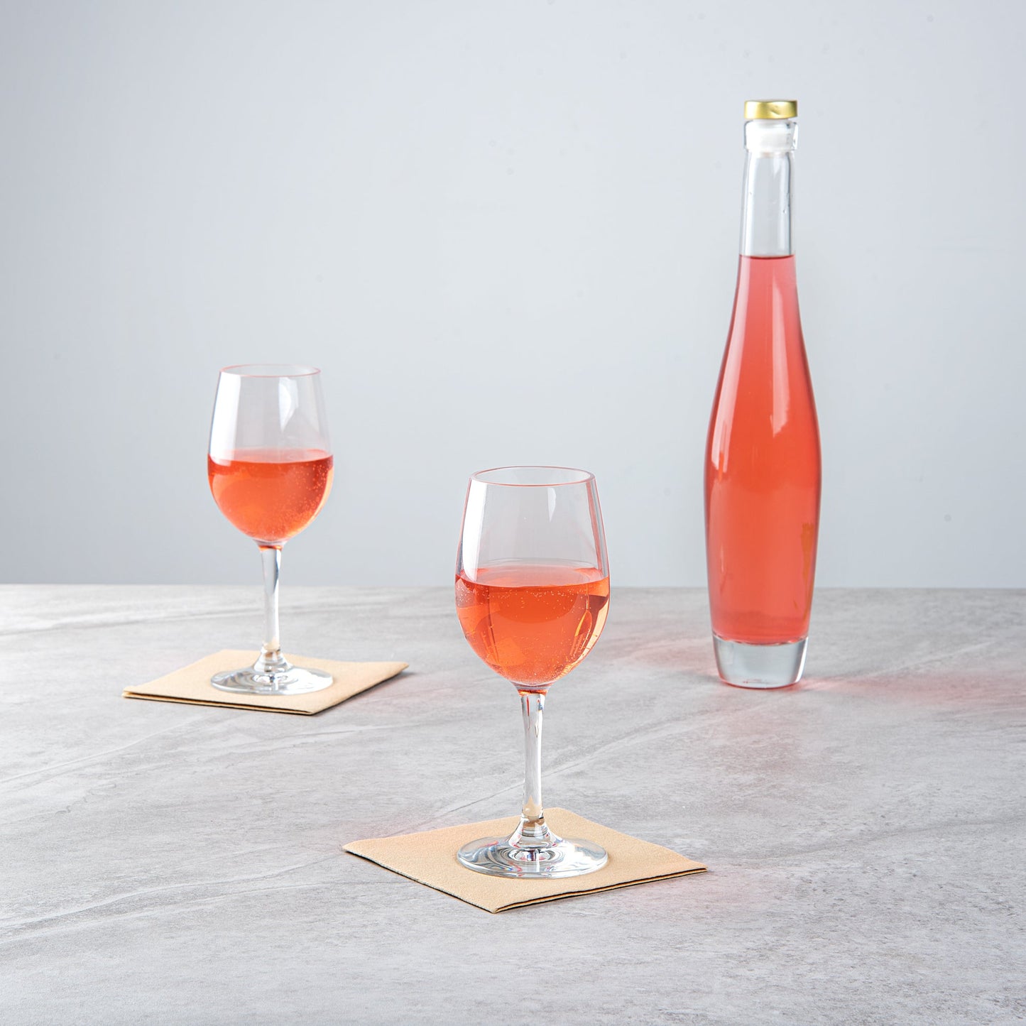 Bev Tek 9 oz Polycarbonate Wine Glass - 2 3/4" x 2 3/4" x 7" - 6 count box