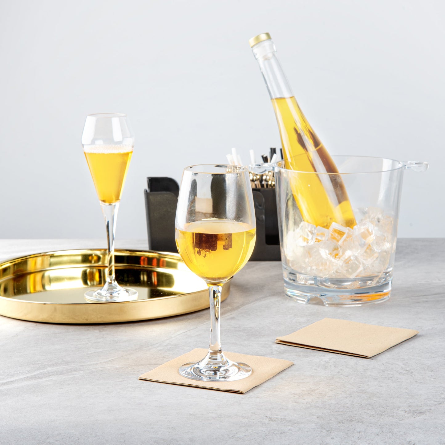 Bev Tek 14 oz Polycarbonate Wine Glass - 3 1/4" x 3 1/4" x 8 1/2" - 6 count box