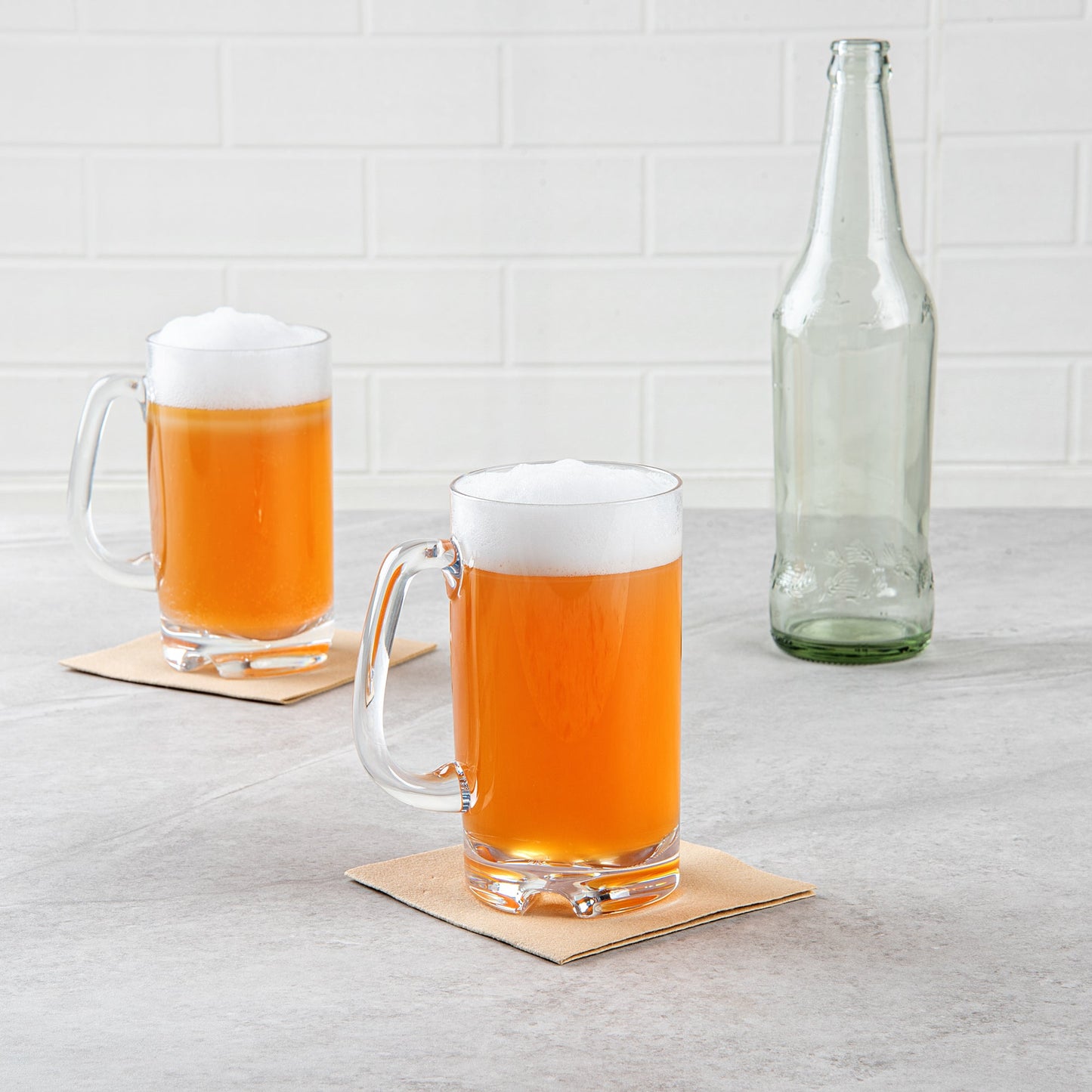 Bev Tek 18 oz Polycarbonate Beer Mug - 4 3/4" x 3 1/4" x 6" - 6 count box