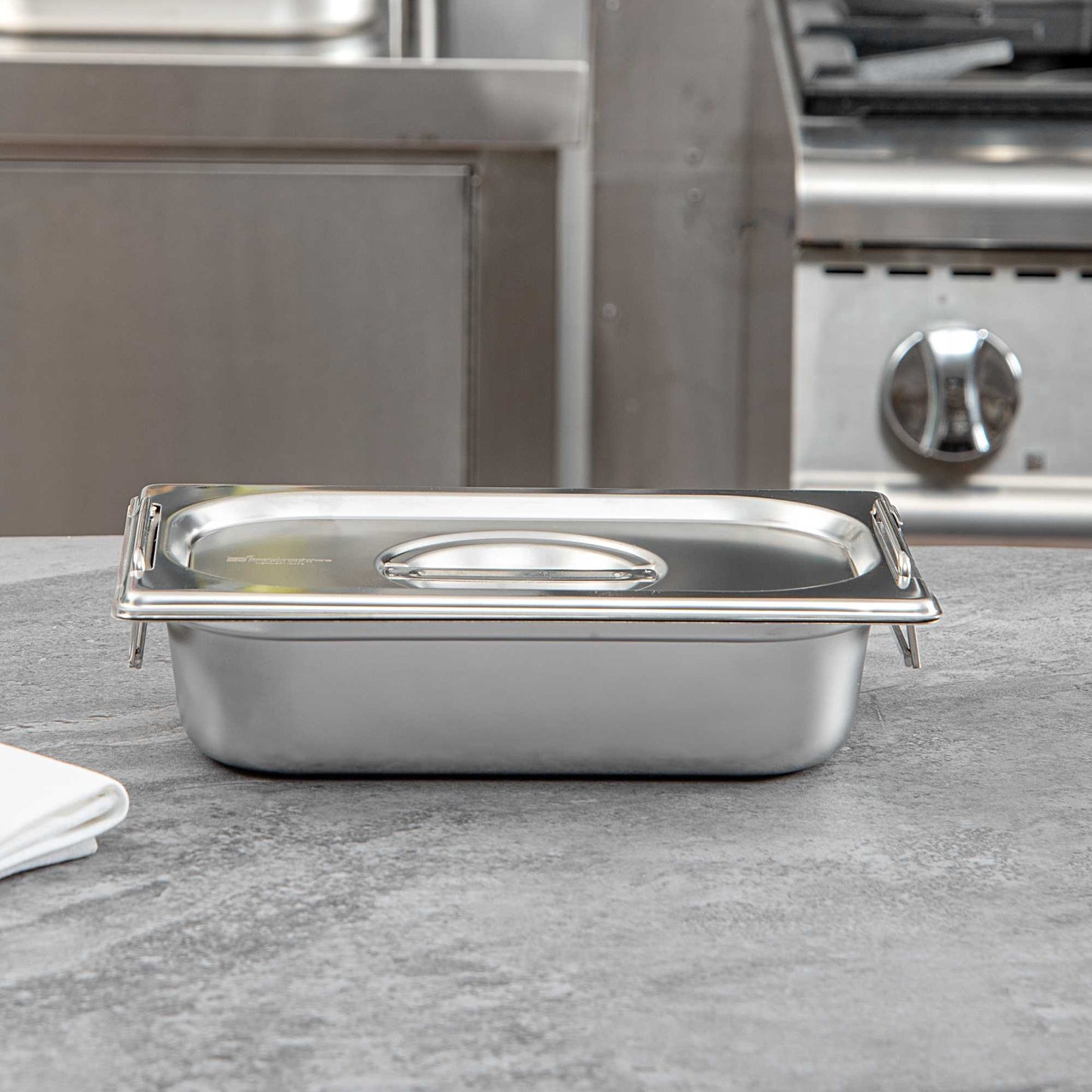 Met Lux Rectangle Stainless Steel Lid - Fits 1/4 Size Steam Table Pan - 1 count box