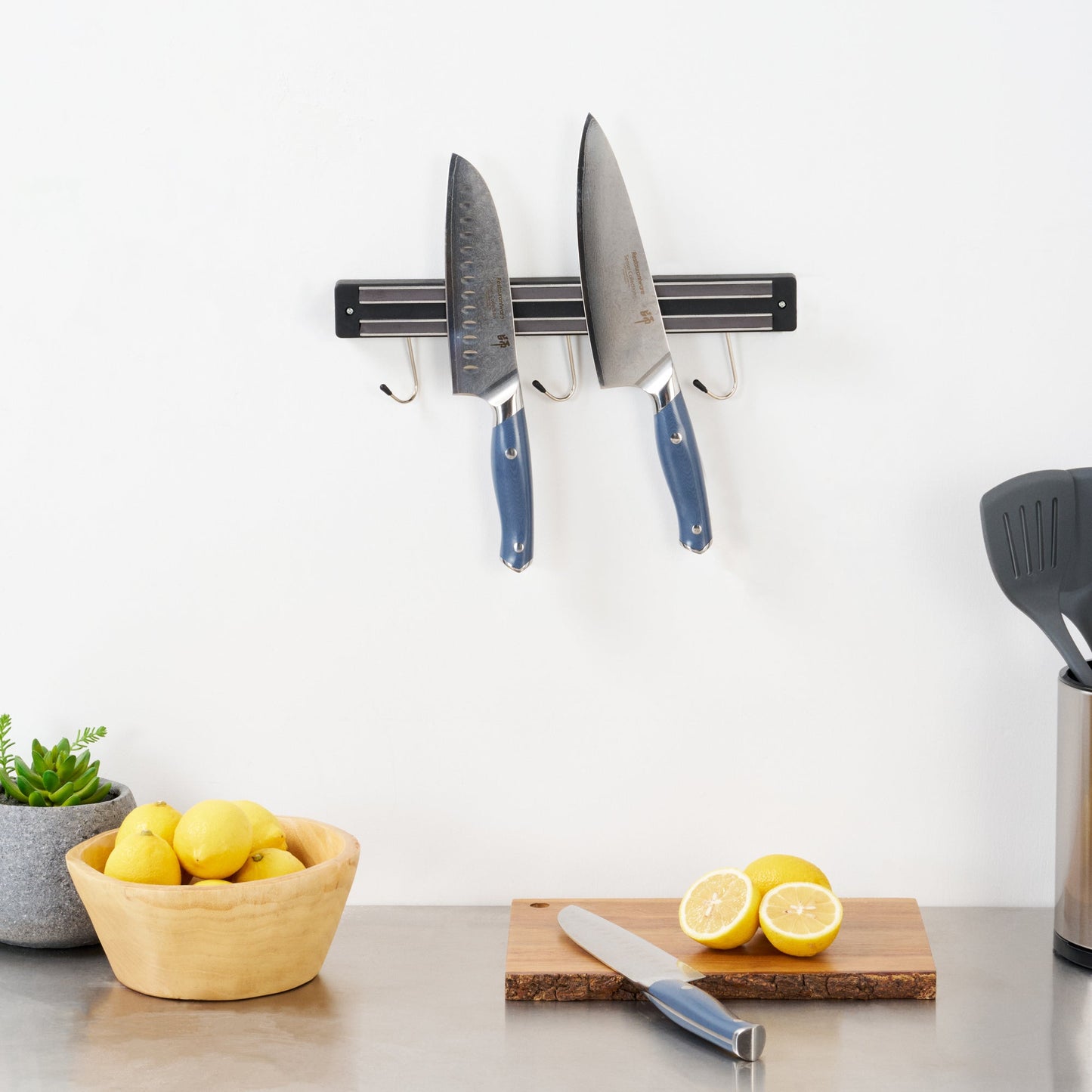 Met Lux Black Knife Holder - Magnetic - 13" - 1 count box