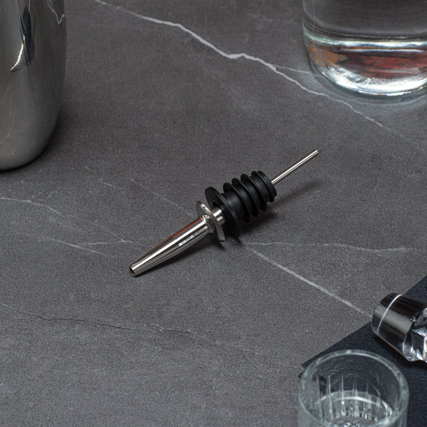 Bar Lux Stainless Steel Speed Pourer - 4 1/4" x 1 1/4" x 1 1/4" - 4 count box