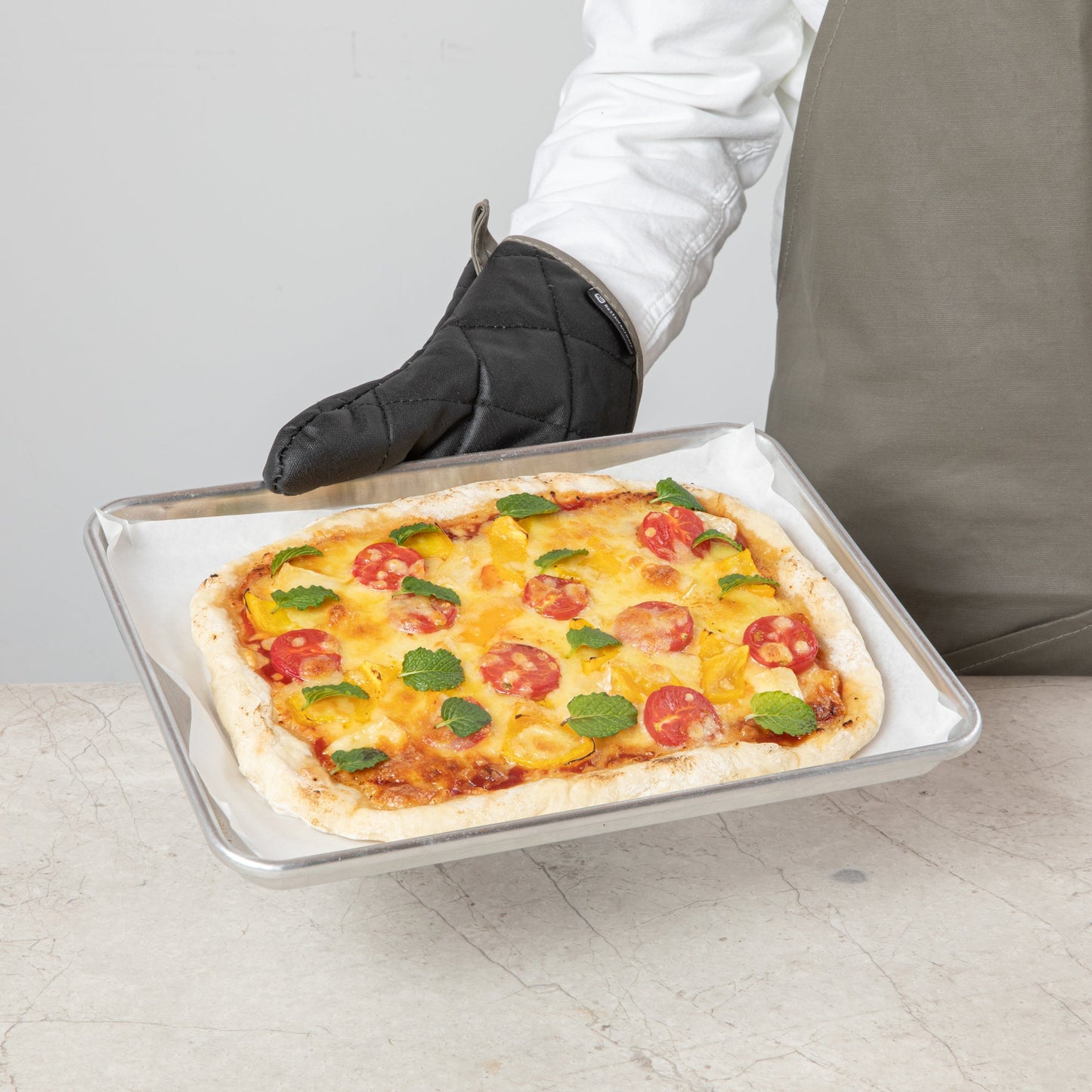 RW Threads Black Cotton Oven Mitt - Flame Retardant, with Thumb Guard - 13 3/4" x 8" x 1" - 1 count box