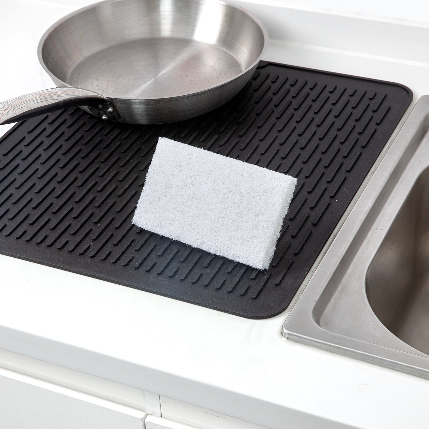 RW Clean White Scouring Pad - Multi-Purpose, Light Duty, with Handle - 6" x 3 1/2" x 3" - 1 count box