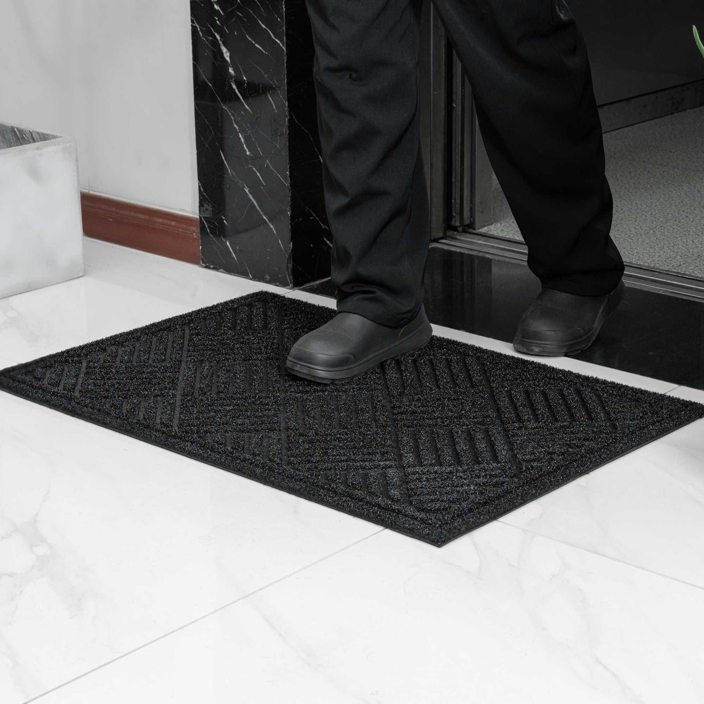Comfy Feet Black Heavy-Duty Outdoor Floor Mat - Diamond - 36" x 24" - 1 count box