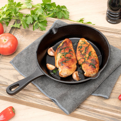 Met Lux Round Black Cast Iron 8" Fry Pan - Pre-seasoned - 1 count box