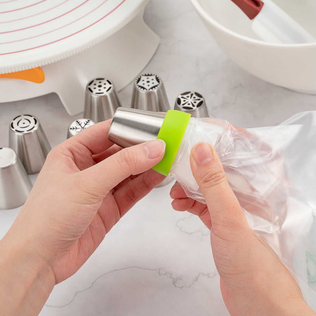 Pastry Tek Round White Plastic Tri-Color Russian Piping Tip Coupler - 1 count box