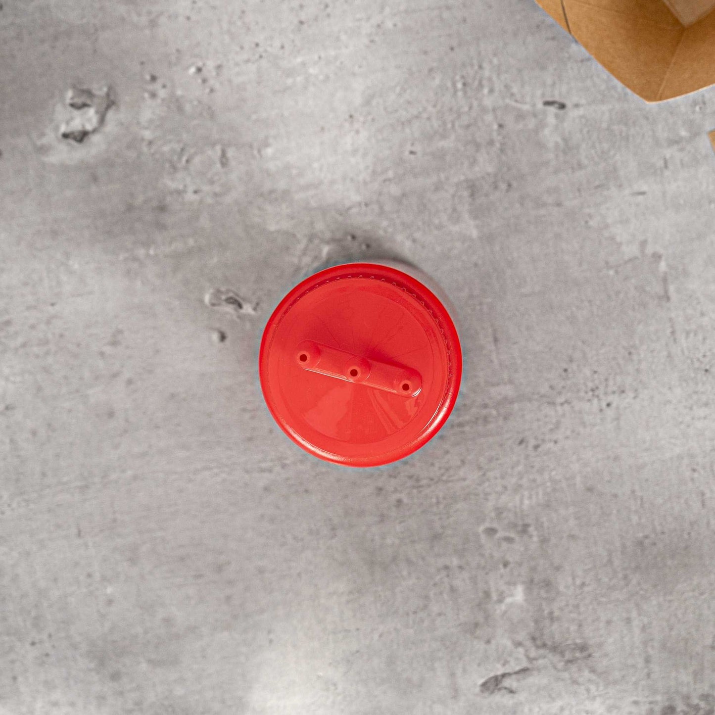 Sauce Tek 16 oz Red Plastic Ketchup Squeeze Bottle - with Triple Dispersion Tip - 6 count box