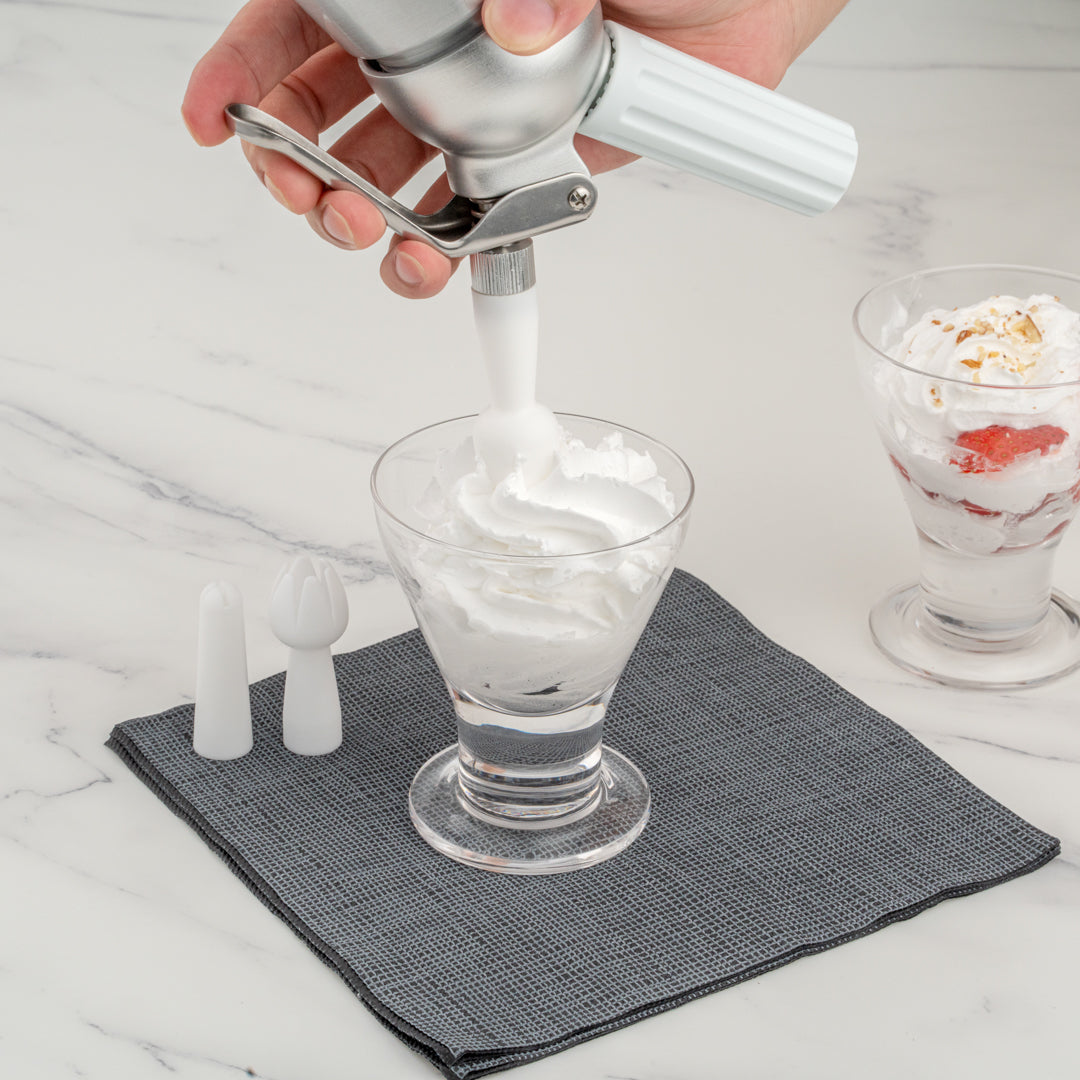 Whip Tek 0.5L Aluminum Whipped Cream Dispenser - with 3 Plastic Decorator Tips - 1 count box