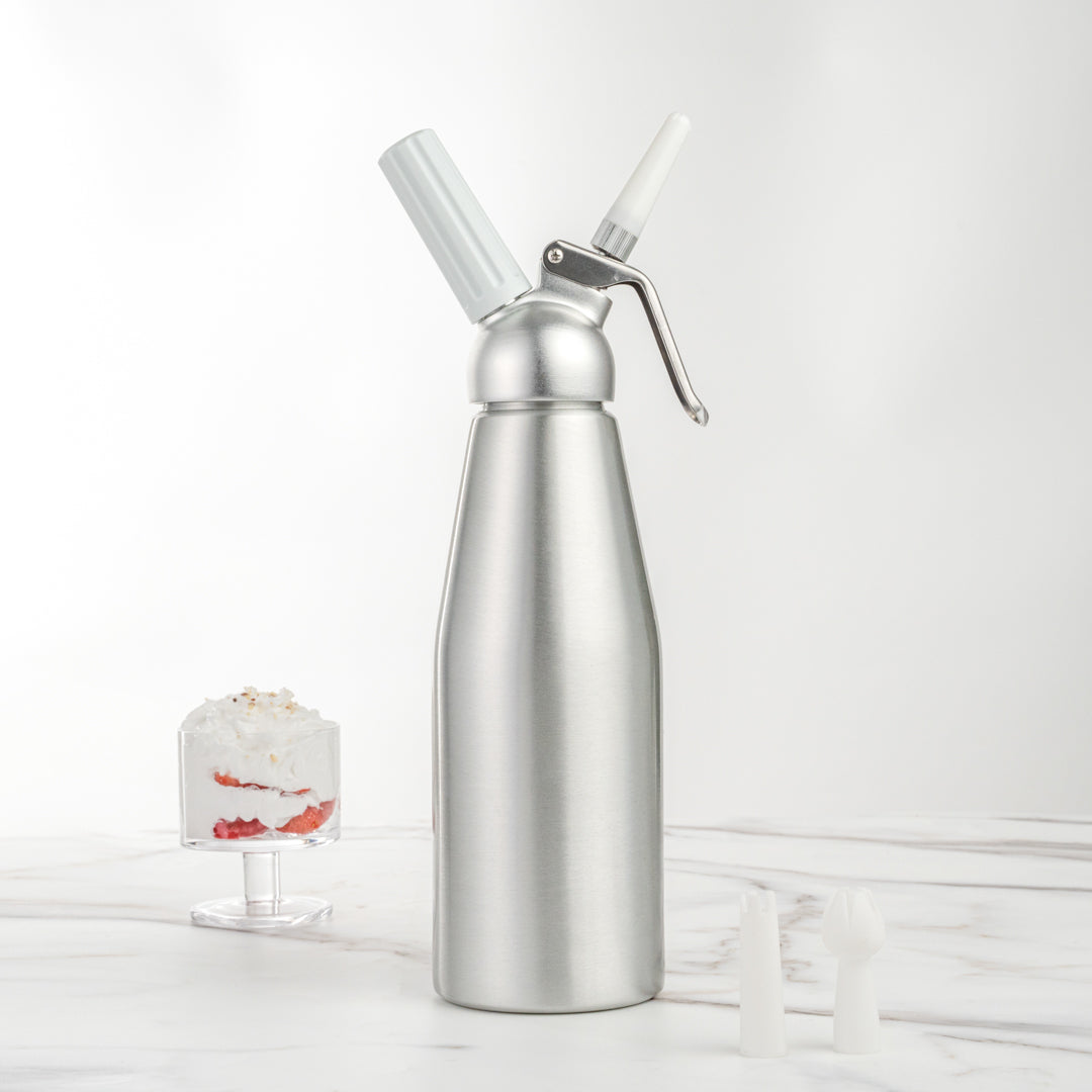 Whip Tek 1L Aluminum Whipped Cream Dispenser - with 3 Plastic Decorator Tips - 1 count box