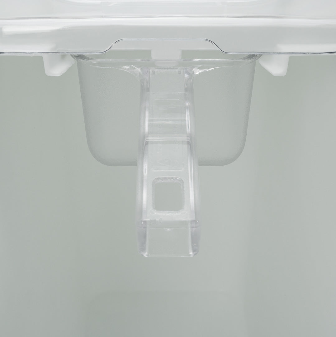 Met Lux 21 gal Rectangle White Mobile Ingredient Storage Bin - with Lid - 29" x 13" x 29 1/4" - 1 count box