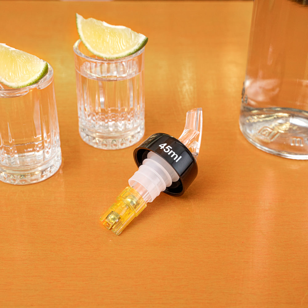 Bar Lux 1.5 oz Yellow Plastic Measured Liquor Pourer - with Collar, Clear Spout - 1 1/2" x 1 1/2" x 3 3/4" - 10 count box