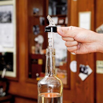 Bar Lux 1.3 oz Clear Plastic Measured Liquor Pourer - with Collar - 1 1/2" x 1 1/2" x 3 3/4" - 50 count box