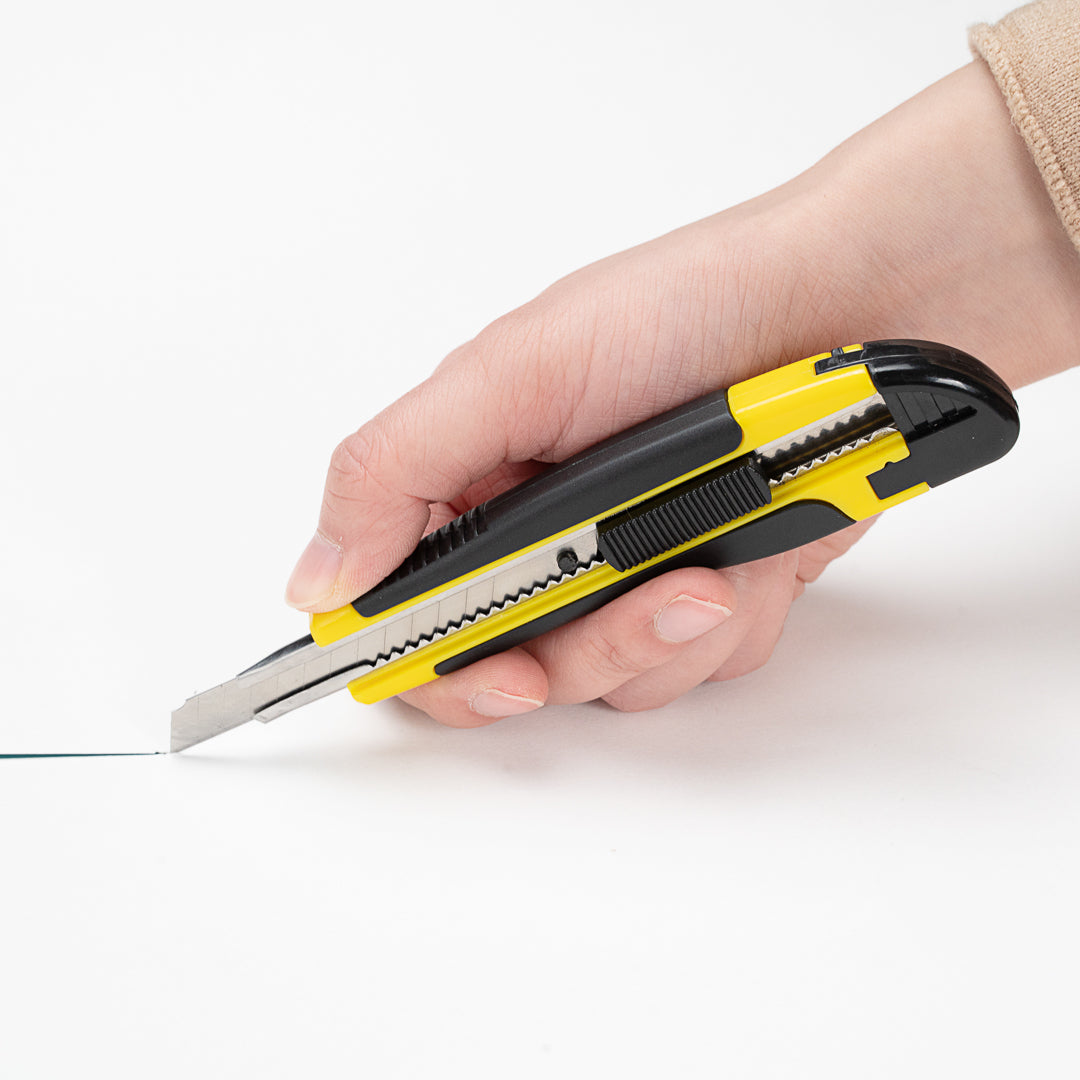 Handy Tek Yellow Snap Off Blade Knife - Anti-Slip Handle - 5 1/4"" - 4 count box