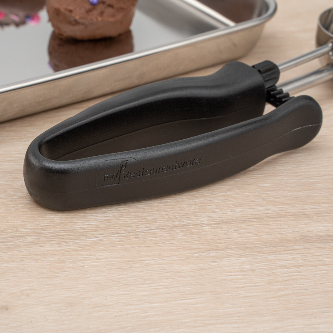 Comfy Grip 1.1 oz Stainless Steel #30 Portion Scoop - with Black Ambidextrous Handle - 1 count box