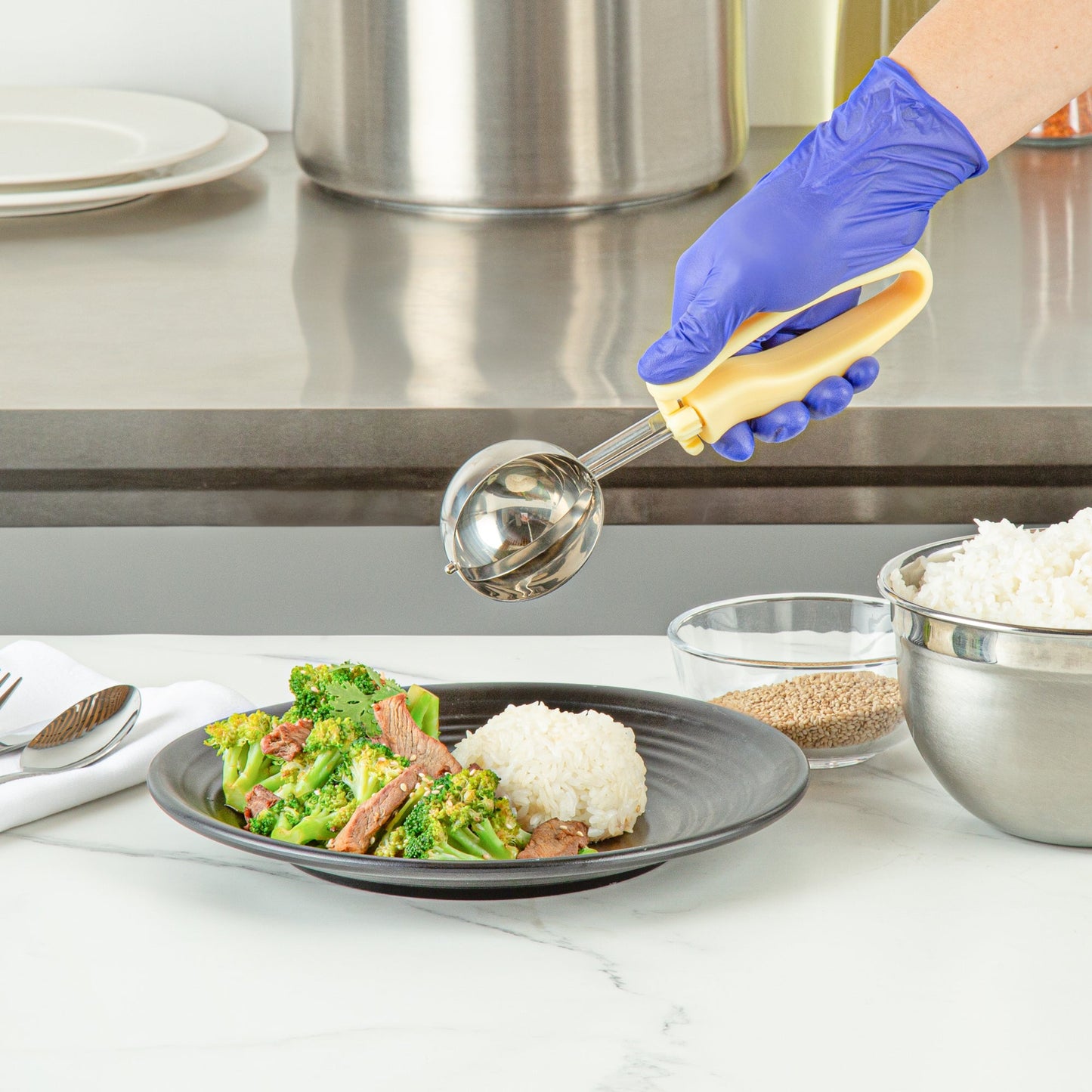 Comfy Grip 3 oz Stainless Steel #10 Portion Scoop - with Ivory Ambidextrous Handle - 1 count box