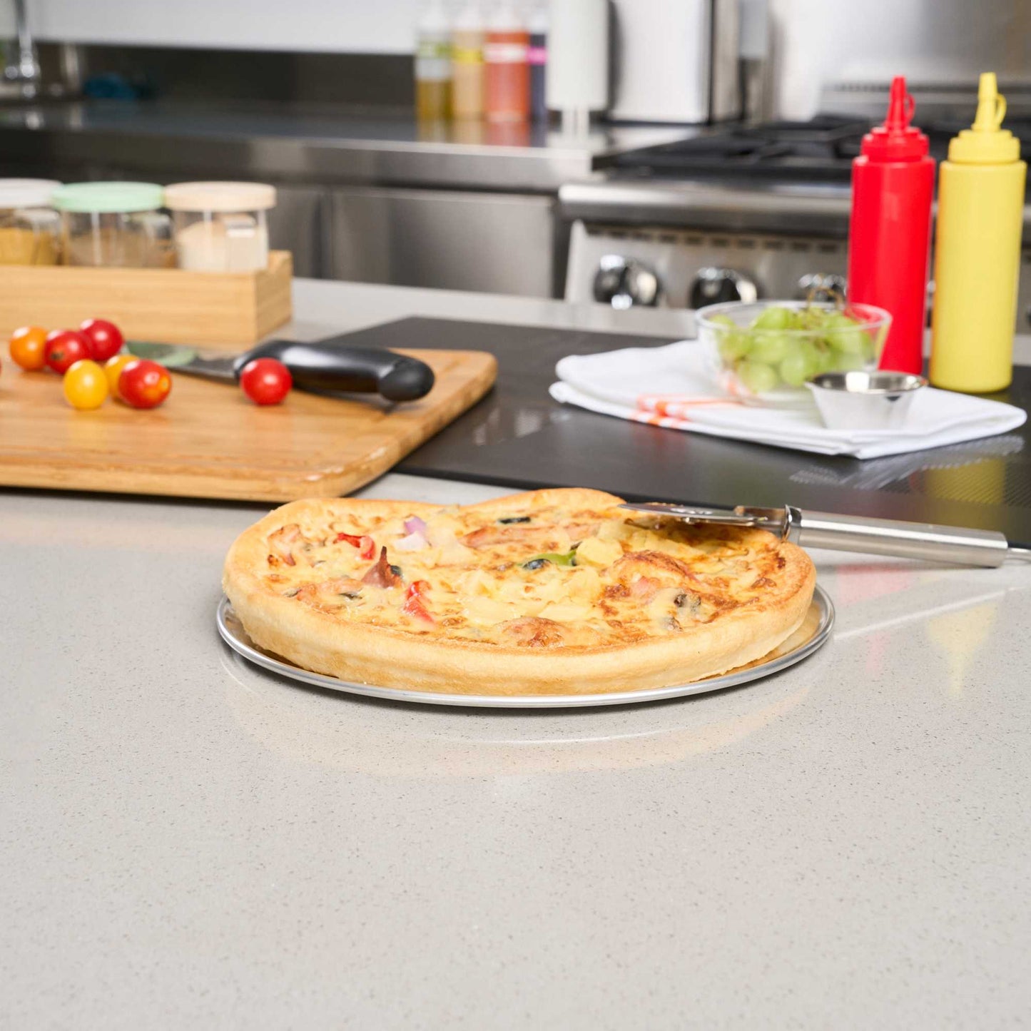 Met Lux Heavy-Duty Coupe Pizza Pan - 10" - 1 count box