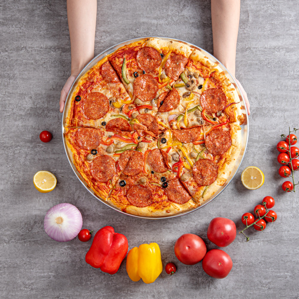 Met Lux Heavy-Duty Coupe Pizza Pan - 18" - 1 count box