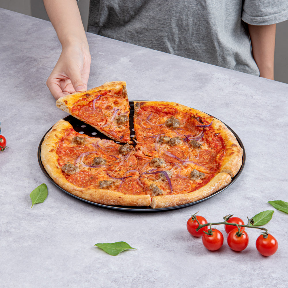 Met Lux Pizza Disk - Perforated - 13" - 1 count box
