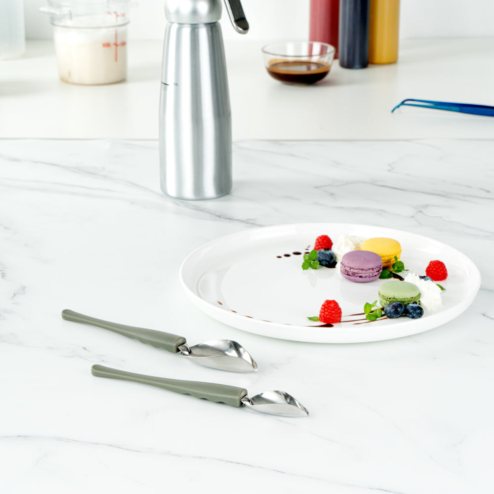 Comfy Grip Stainless Steel Drawing / Decorating 2-Piece Spoon Set - 7 3/4" x 1 1/2" x 1 1/2" - 1 count box