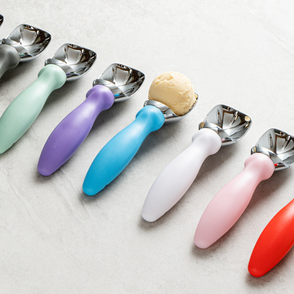 Comfy Grip Blue Metal Ice Cream Scoop - 7 3/4" x 2" x 1 3/4" - 1 count box
