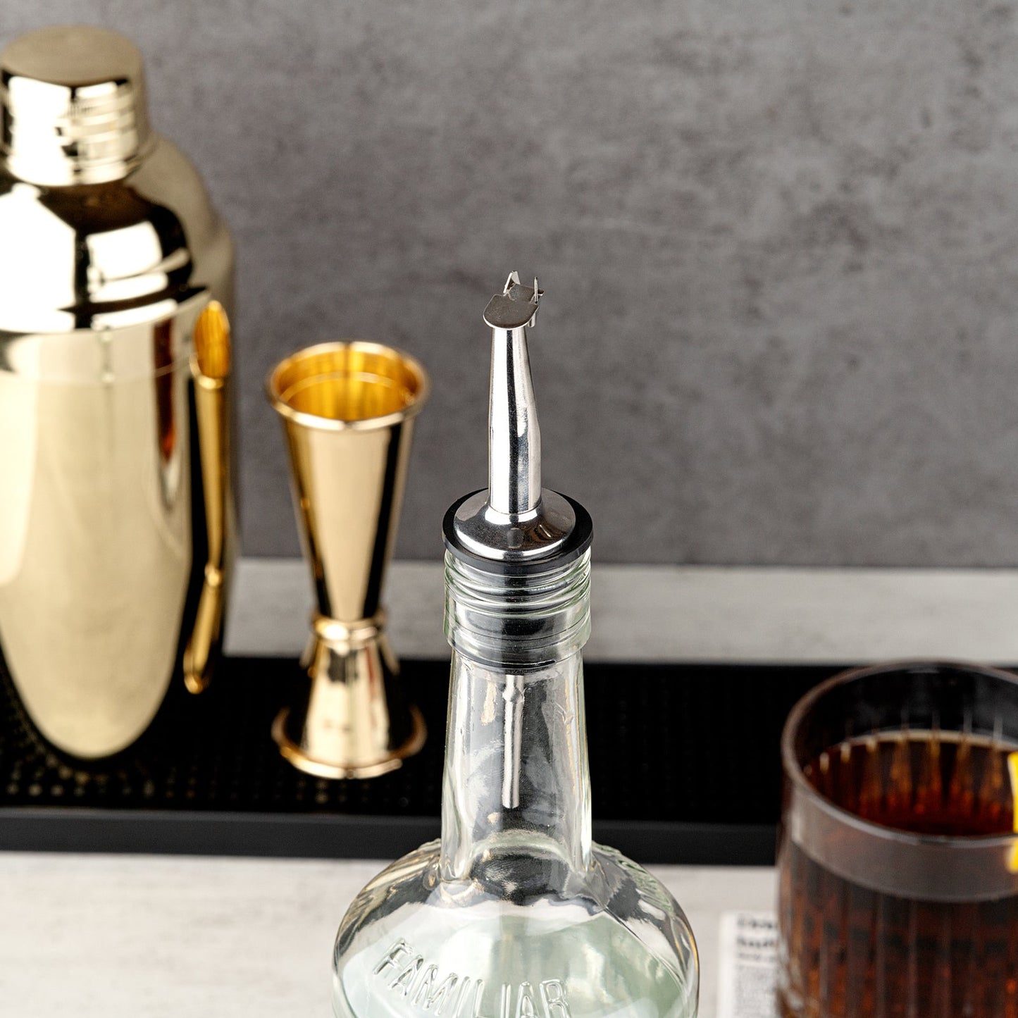 Bar Lux Stainless Steel Tapered Liquor Pourer - with Flip Cap - 4 1/4" x 1" x 1" - 10 count box
